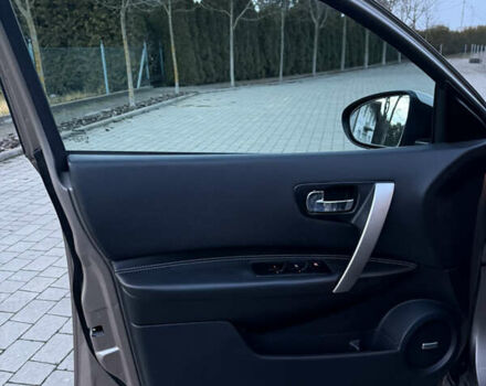 Бежевый Ниссан Кашкай, объемом двигателя 2 л и пробегом 236 тыс. км за 12900 $, фото 56 на Automoto.ua