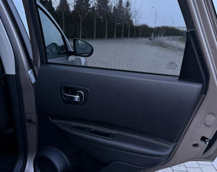 Бежевый Ниссан Кашкай, объемом двигателя 2 л и пробегом 236 тыс. км за 12900 $, фото 67 на Automoto.ua