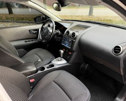 Черный Ниссан Кашкай, объемом двигателя 2 л и пробегом 320 тыс. км за 7000 $, фото 7 на Automoto.ua