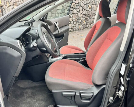 Черный Ниссан Кашкай, объемом двигателя 1.6 л и пробегом 209 тыс. км за 7700 $, фото 24 на Automoto.ua