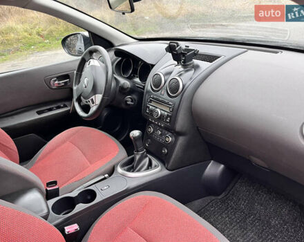 Черный Ниссан Кашкай, объемом двигателя 1.6 л и пробегом 209 тыс. км за 7700 $, фото 25 на Automoto.ua