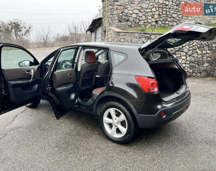 Черный Ниссан Кашкай, объемом двигателя 1.6 л и пробегом 209 тыс. км за 7700 $, фото 21 на Automoto.ua