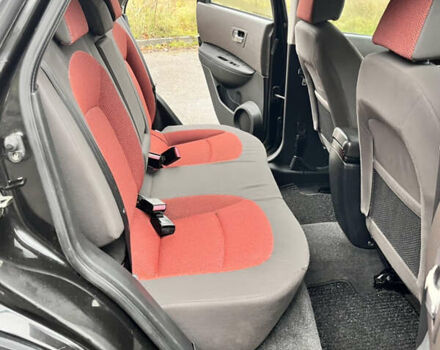 Черный Ниссан Кашкай, объемом двигателя 1.6 л и пробегом 209 тыс. км за 7700 $, фото 26 на Automoto.ua