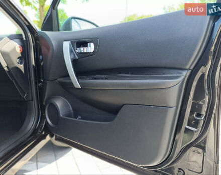 Черный Ниссан Кашкай, объемом двигателя 2 л и пробегом 240 тыс. км за 9700 $, фото 12 на Automoto.ua