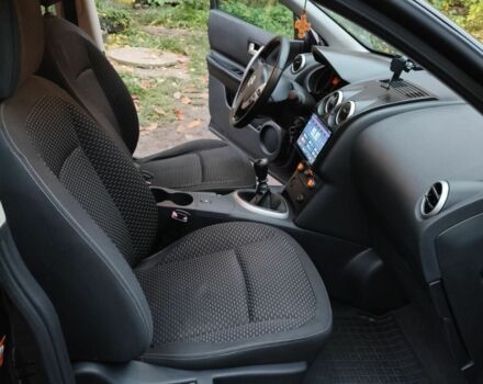 Черный Ниссан Кашкай, объемом двигателя 1.5 л и пробегом 200 тыс. км за 9000 $, фото 4 на Automoto.ua