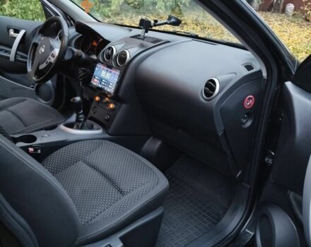 Черный Ниссан Кашкай, объемом двигателя 1.5 л и пробегом 200 тыс. км за 9000 $, фото 7 на Automoto.ua