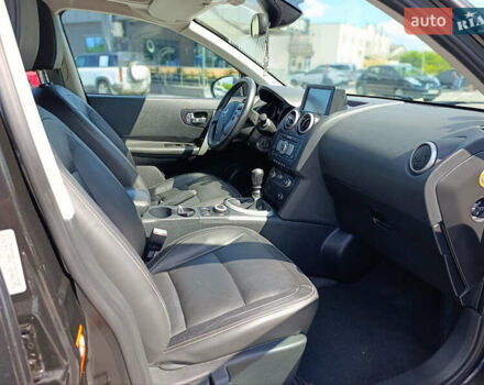 Черный Ниссан Кашкай, объемом двигателя 2 л и пробегом 240 тыс. км за 9700 $, фото 11 на Automoto.ua