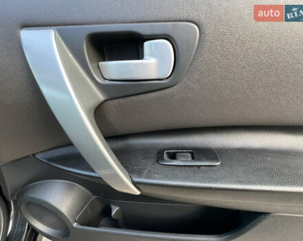 Черный Ниссан Кашкай, объемом двигателя 2 л и пробегом 164 тыс. км за 7300 $, фото 26 на Automoto.ua