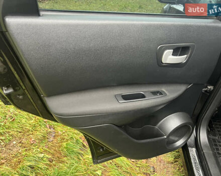 Черный Ниссан Кашкай, объемом двигателя 1.6 л и пробегом 268 тыс. км за 6800 $, фото 27 на Automoto.ua