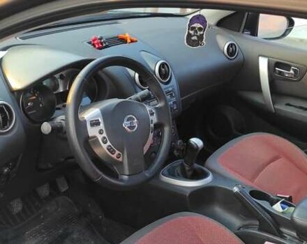 Черный Ниссан Кашкай, объемом двигателя 1.6 л и пробегом 260 тыс. км за 8300 $, фото 9 на Automoto.ua