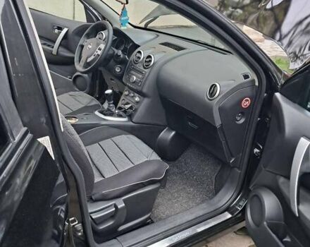 Черный Ниссан Кашкай, объемом двигателя 1.5 л и пробегом 262 тыс. км за 7600 $, фото 12 на Automoto.ua