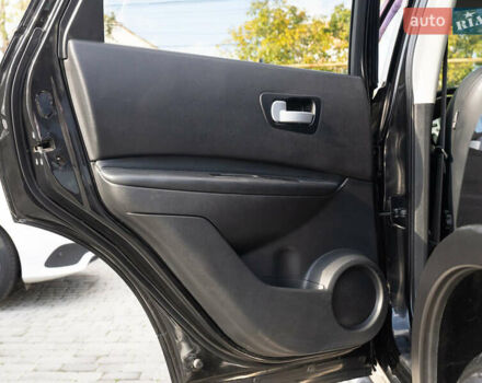 Черный Ниссан Кашкай, объемом двигателя 2 л и пробегом 175 тыс. км за 8400 $, фото 26 на Automoto.ua