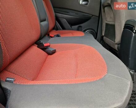 Черный Ниссан Кашкай, объемом двигателя 2 л и пробегом 65 тыс. км за 10400 $, фото 60 на Automoto.ua