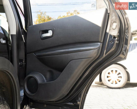 Черный Ниссан Кашкай, объемом двигателя 2 л и пробегом 175 тыс. км за 8400 $, фото 28 на Automoto.ua