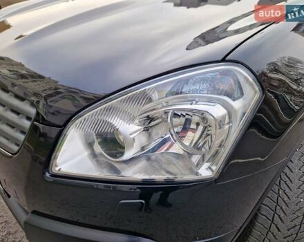 Черный Ниссан Кашкай, объемом двигателя 2 л и пробегом 65 тыс. км за 10400 $, фото 16 на Automoto.ua