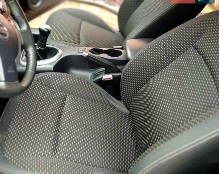 Черный Ниссан Кашкай, объемом двигателя 1.6 л и пробегом 97 тыс. км за 8500 $, фото 5 на Automoto.ua