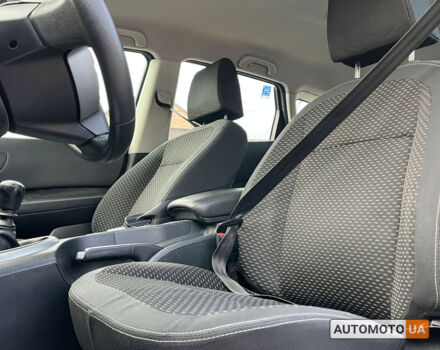 Черный Ниссан Кашкай, объемом двигателя 1.5 л и пробегом 290 тыс. км за 8600 $, фото 7 на Automoto.ua