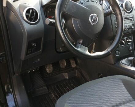 Чорний Ніссан Кашкай, об'ємом двигуна 1.6 л та пробігом 131 тис. км за 8700 $, фото 4 на Automoto.ua