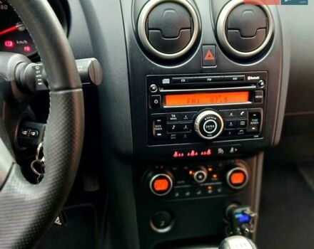 Черный Ниссан Кашкай, объемом двигателя 1.6 л и пробегом 97 тыс. км за 8500 $, фото 6 на Automoto.ua