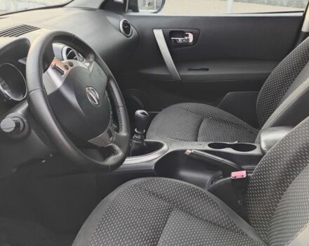 Черный Ниссан Кашкай, объемом двигателя 1.5 л и пробегом 255 тыс. км за 8250 $, фото 6 на Automoto.ua