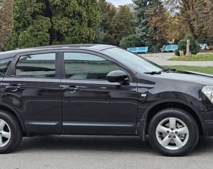 Черный Ниссан Кашкай, объемом двигателя 2 л и пробегом 143 тыс. км за 7800 $, фото 1 на Automoto.ua