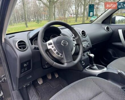 Черный Ниссан Кашкай, объемом двигателя 1.6 л и пробегом 228 тыс. км за 8399 $, фото 20 на Automoto.ua