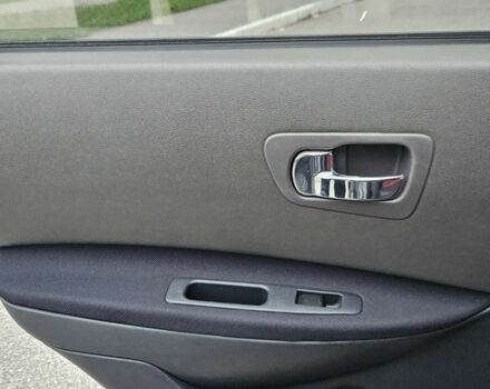 Черный Ниссан Кашкай, объемом двигателя 2 л и пробегом 143 тыс. км за 8300 $, фото 21 на Automoto.ua