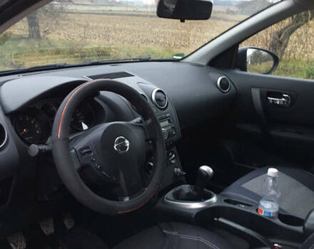 Черный Ниссан Кашкай, объемом двигателя 1.6 л и пробегом 215 тыс. км за 8599 $, фото 4 на Automoto.ua