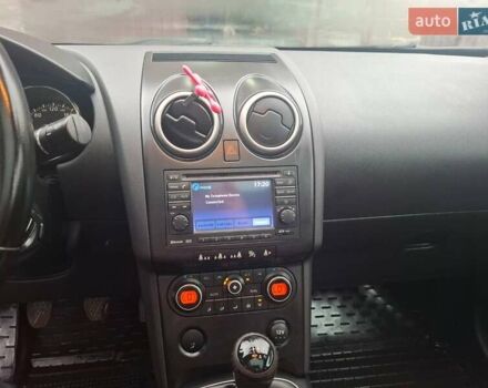 Черный Ниссан Кашкай, объемом двигателя 1.6 л и пробегом 207 тыс. км за 8600 $, фото 6 на Automoto.ua