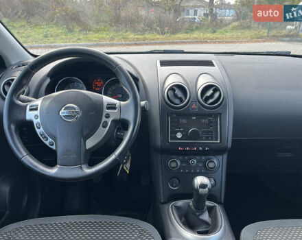 Черный Ниссан Кашкай, объемом двигателя 1.6 л и пробегом 208 тыс. км за 8500 $, фото 14 на Automoto.ua