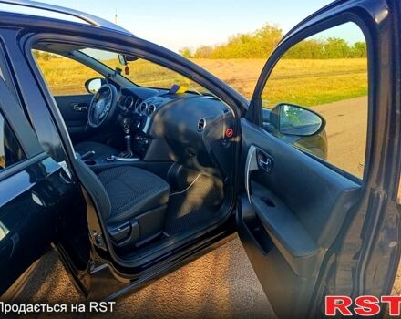 Черный Ниссан Кашкай, объемом двигателя 2 л и пробегом 270 тыс. км за 9200 $, фото 5 на Automoto.ua