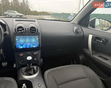 Черный Ниссан Кашкай, объемом двигателя 1.5 л и пробегом 230 тыс. км за 8950 $, фото 41 на Automoto.ua