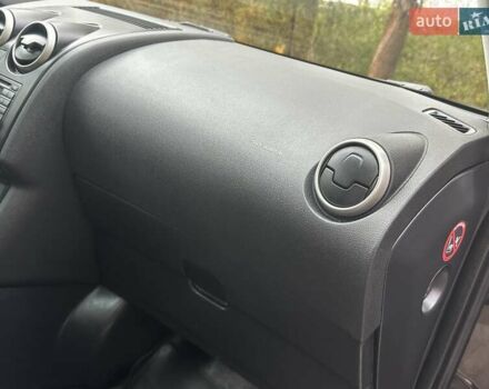 Черный Ниссан Кашкай, объемом двигателя 1.5 л и пробегом 209 тыс. км за 8250 $, фото 77 на Automoto.ua