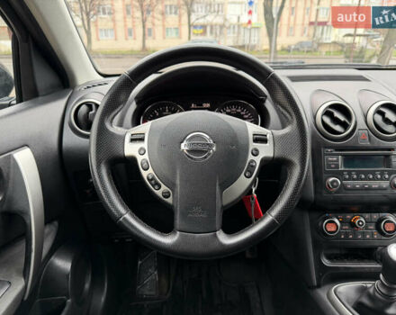 Черный Ниссан Кашкай, объемом двигателя 1.46 л и пробегом 330 тыс. км за 9000 $, фото 36 на Automoto.ua