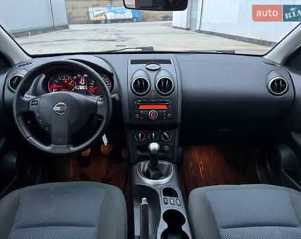 Черный Ниссан Кашкай, объемом двигателя 1.6 л и пробегом 168 тыс. км за 9500 $, фото 12 на Automoto.ua