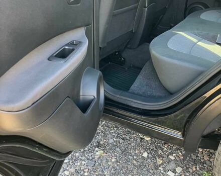 Черный Ниссан Кашкай, объемом двигателя 1.6 л и пробегом 174 тыс. км за 8900 $, фото 12 на Automoto.ua