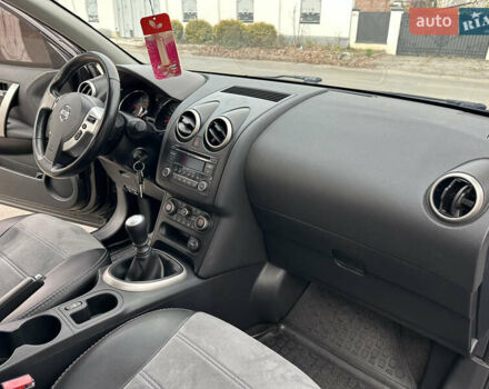 Чорний Ніссан Кашкай, об'ємом двигуна 1.6 л та пробігом 211 тис. км за 10300 $, фото 53 на Automoto.ua