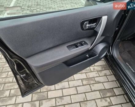 Черный Ниссан Кашкай, объемом двигателя 2 л и пробегом 108 тыс. км за 13600 $, фото 31 на Automoto.ua