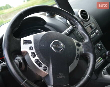 Черный Ниссан Кашкай, объемом двигателя 2 л и пробегом 253 тыс. км за 11300 $, фото 55 на Automoto.ua