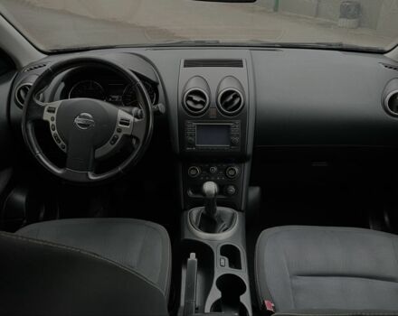 Черный Ниссан Кашкай, объемом двигателя 1.6 л и пробегом 170 тыс. км за 10999 $, фото 12 на Automoto.ua