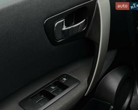 Черный Ниссан Кашкай, объемом двигателя 1.6 л и пробегом 170 тыс. км за 10699 $, фото 16 на Automoto.ua