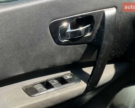 Черный Ниссан Кашкай, объемом двигателя 2 л и пробегом 236 тыс. км за 9600 $, фото 8 на Automoto.ua