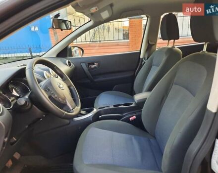 Черный Ниссан Кашкай, объемом двигателя 1.6 л и пробегом 211 тыс. км за 10800 $, фото 4 на Automoto.ua