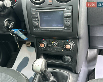 Чорний Ніссан Кашкай, об'ємом двигуна 1.6 л та пробігом 239 тис. км за 9590 $, фото 24 на Automoto.ua