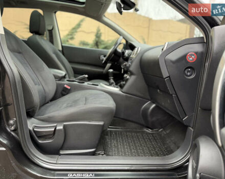 Черный Ниссан Кашкай, объемом двигателя 1.46 л и пробегом 280 тыс. км за 9400 $, фото 64 на Automoto.ua