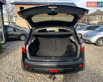 Черный Ниссан Кашкай, объемом двигателя 1.5 л и пробегом 233 тыс. км за 10699 $, фото 18 на Automoto.ua