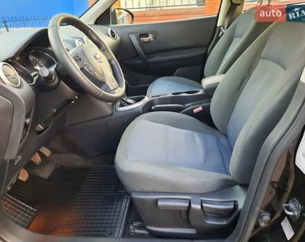 Черный Ниссан Кашкай, объемом двигателя 1.6 л и пробегом 211 тыс. км за 10800 $, фото 12 на Automoto.ua