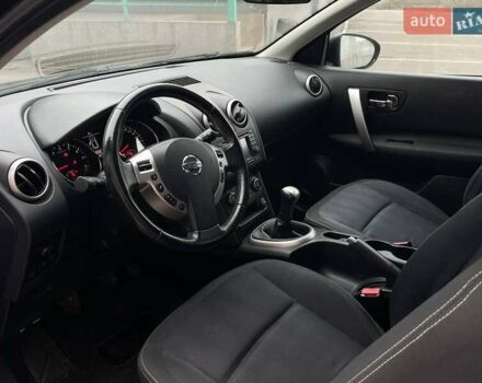 Черный Ниссан Кашкай, объемом двигателя 1.6 л и пробегом 170 тыс. км за 10699 $, фото 11 на Automoto.ua