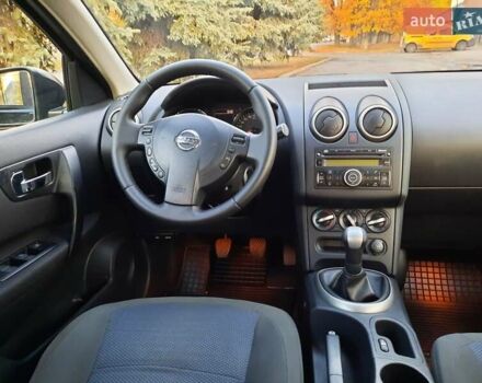 Черный Ниссан Кашкай, объемом двигателя 1.6 л и пробегом 211 тыс. км за 10800 $, фото 26 на Automoto.ua