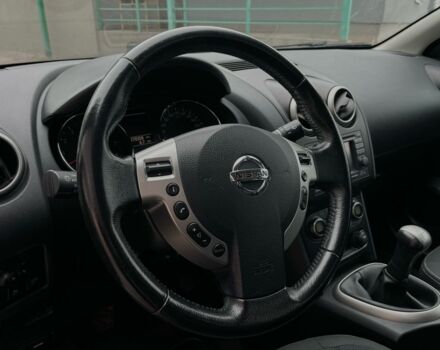 Черный Ниссан Кашкай, объемом двигателя 1.6 л и пробегом 170 тыс. км за 10999 $, фото 11 на Automoto.ua